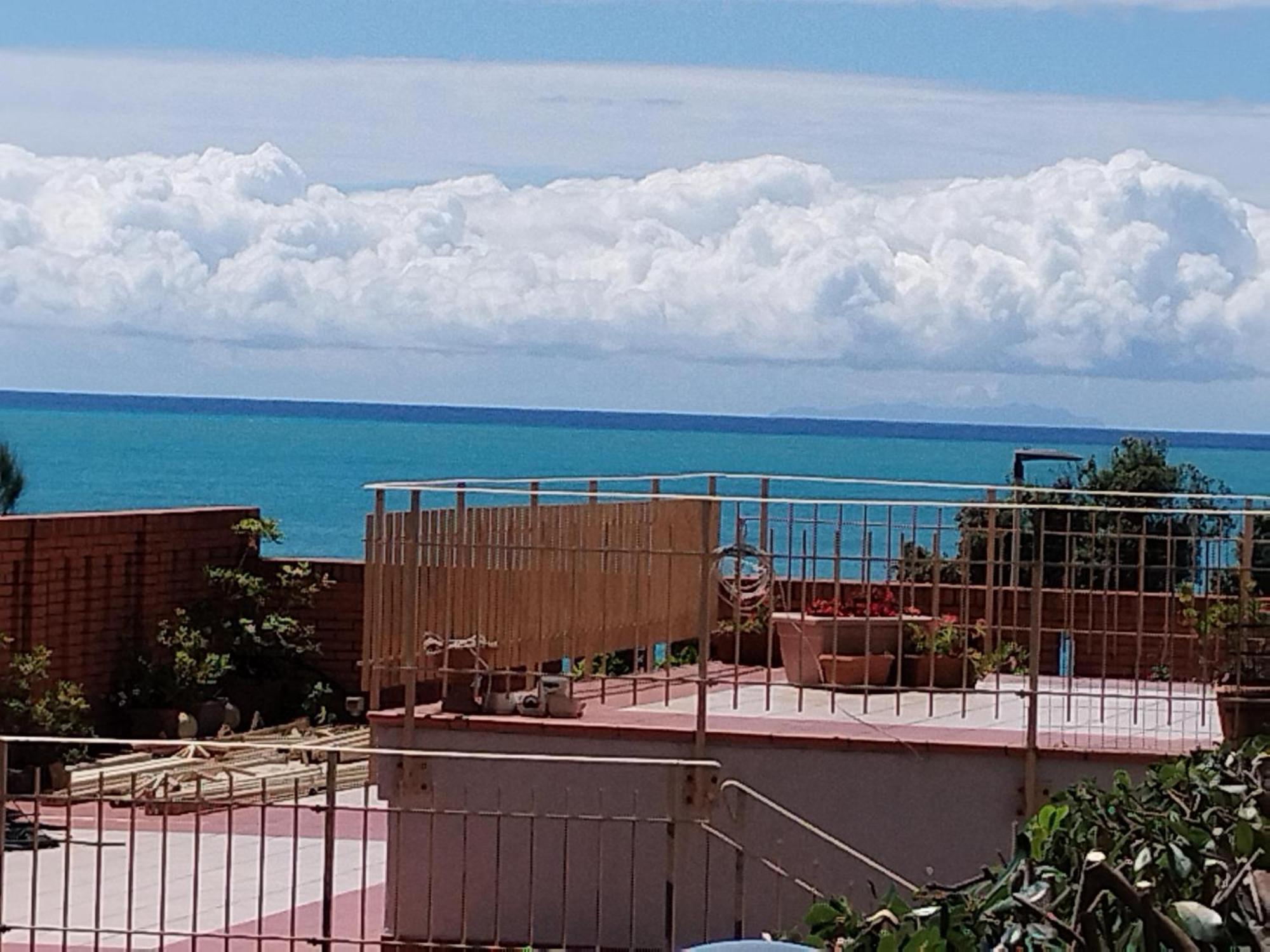 La Casa Di Filippo Lägenhet Quercianella Exteriör bild